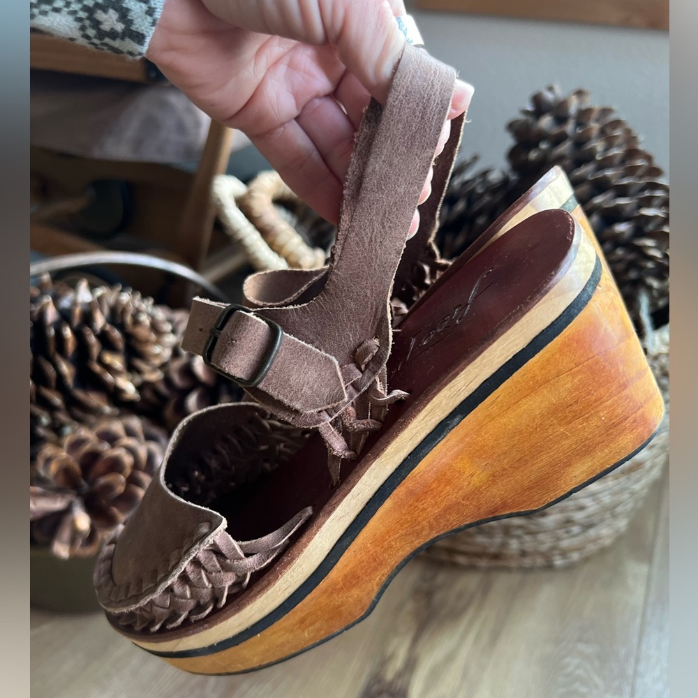 FREE PEOPLE Woven Leather Platform Clogs Wood Sole Brown Size 38 (US 7.5–8) - Picture 6 of 11